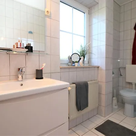 Ferienhaeuser Doppelhaushaelfte, Gruener Weg ヴストロ