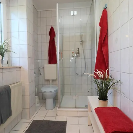 Ferienhaeuser Doppelhaushaelfte, Gruener Weg アパート ヴストロ